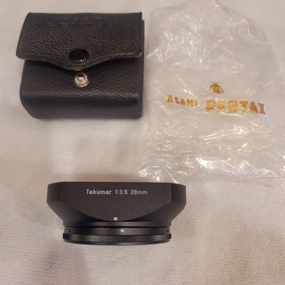 Asahi Pentax SMC Takumar 1:3 .5 28mm Lens Hood from Japan w Case